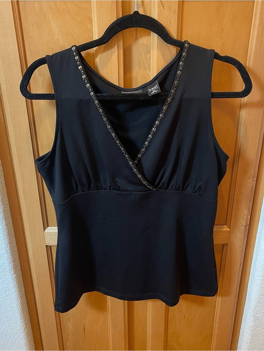 New York & Company Stretch Black Tank Sleeveless Beaded V-Neck Top Size Medium